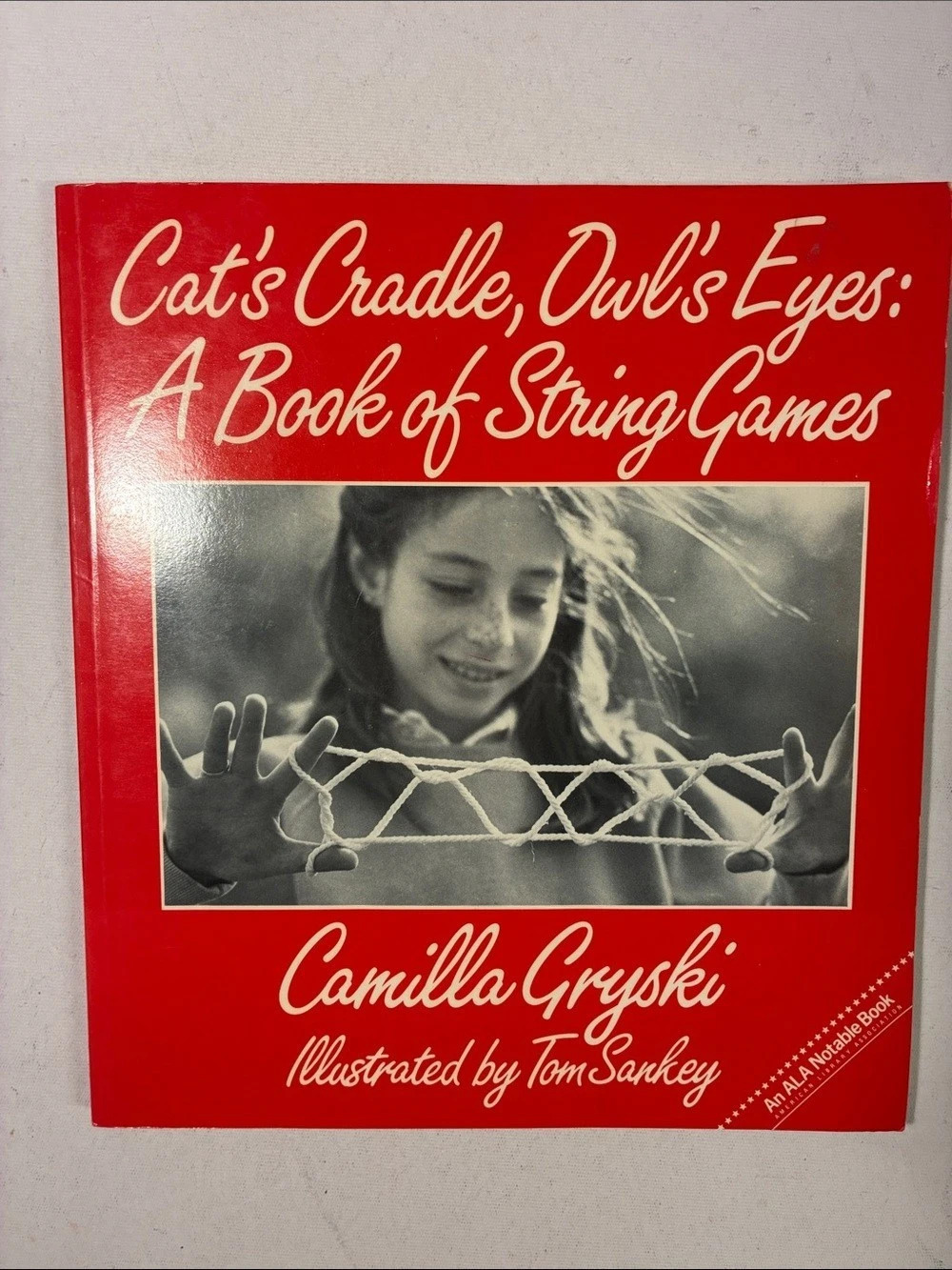 Kid Can Press Cat's Cradle, Owl's Eyes: A Book of String Games String Games Book